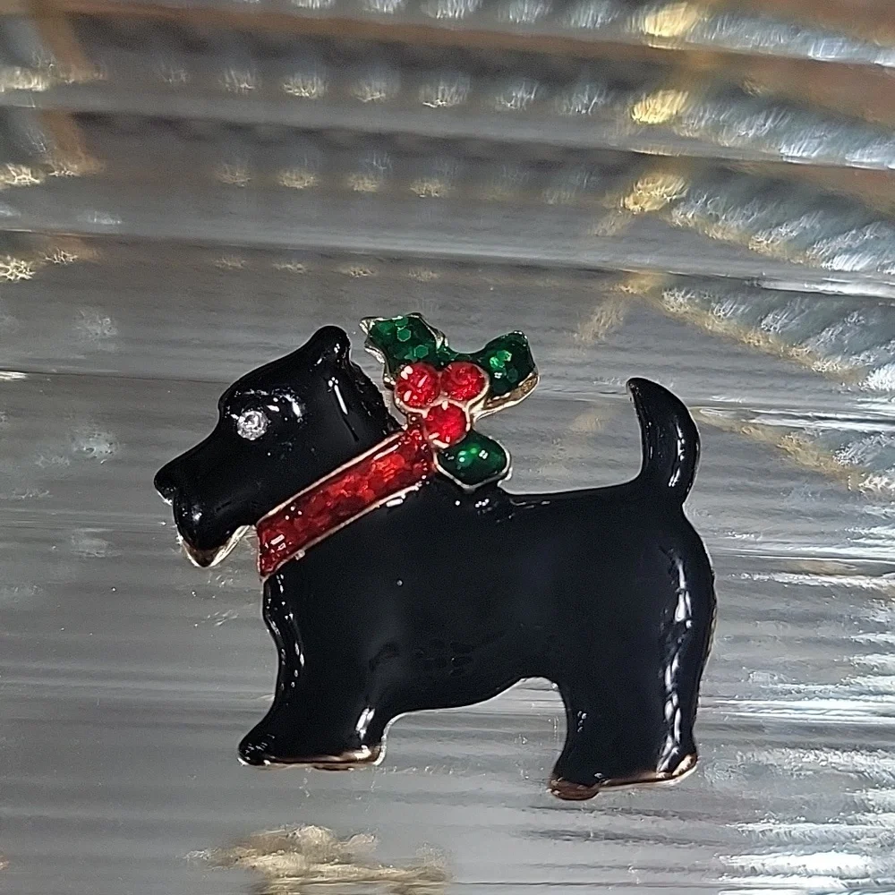 Scottish Terrier Black Enamel Red Rhinestones Vintage Christmas Holiday Brooch